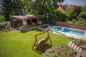 Pergola u bazénu s prémiovým vybavením